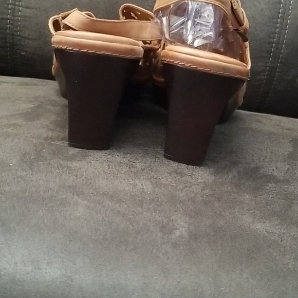 B MCKOWSKY LEATHER SANDAL - Picture 6 of 9